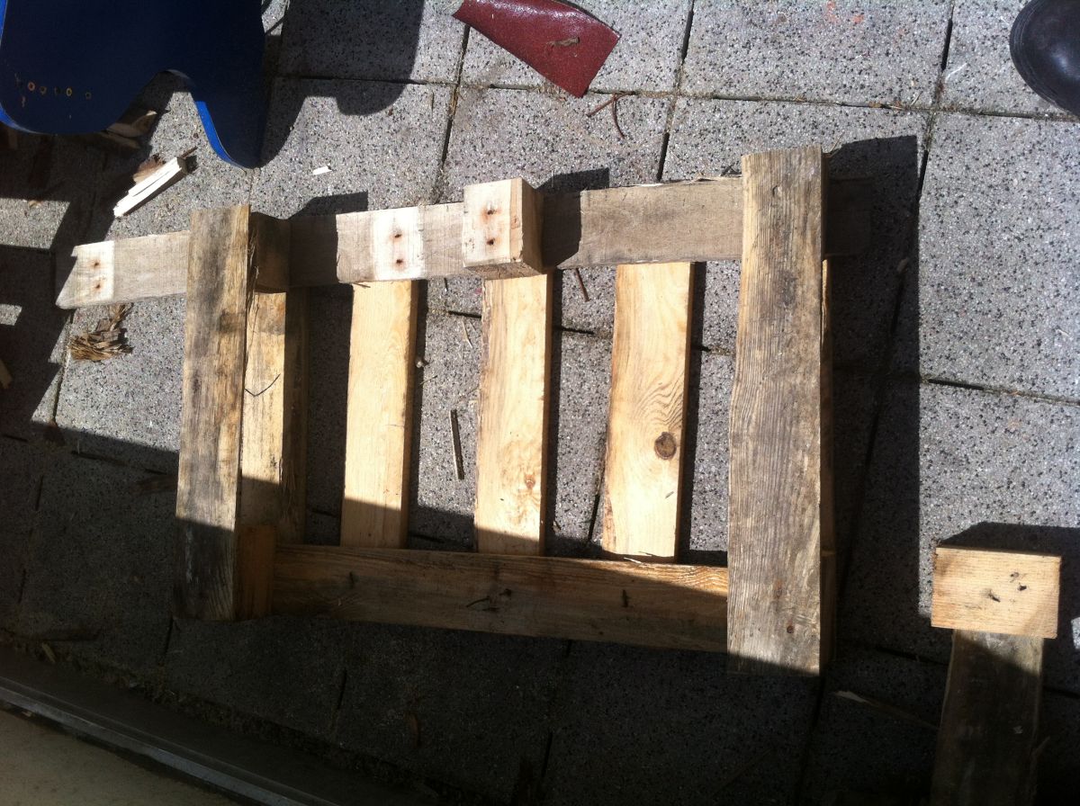 Gartenmöbel selber bauen: lehnstuhl/gartenliege aus paletten 1 ...