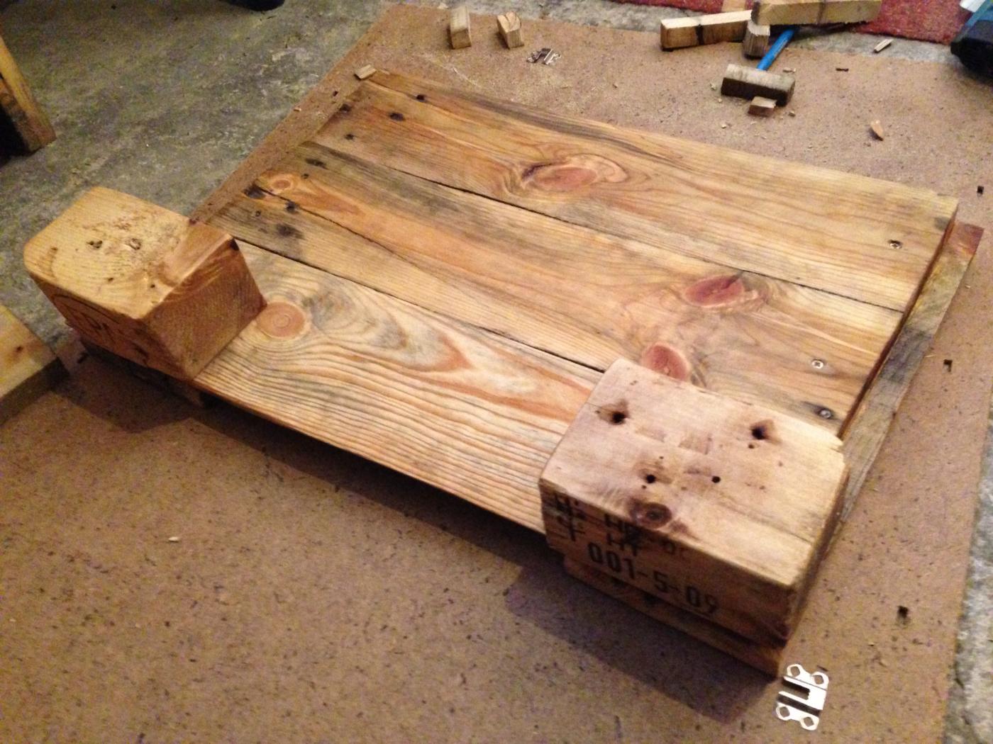 Badezimmerschrank: waschbecken unterschrank aus palettenholz ...